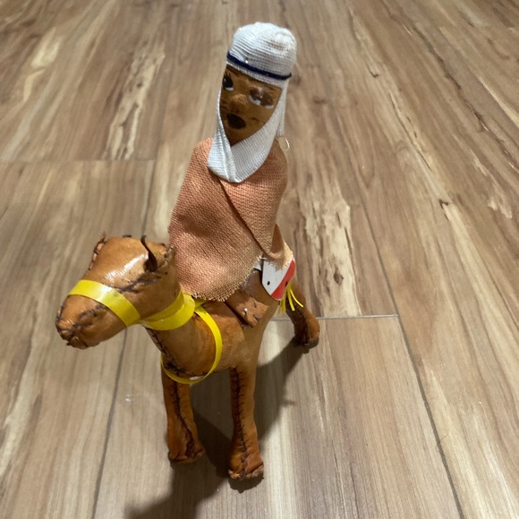 Handmade Vintage Leather Camel with Arabica Driver - Picture 2 of 3